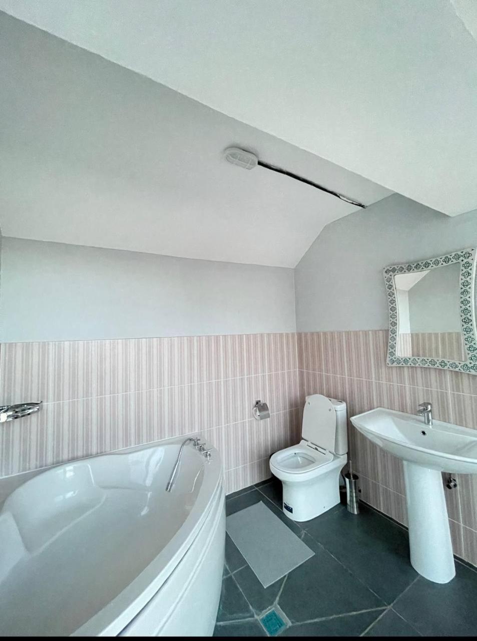 טשקנט Local Hotel מראה חיצוני תמונה
