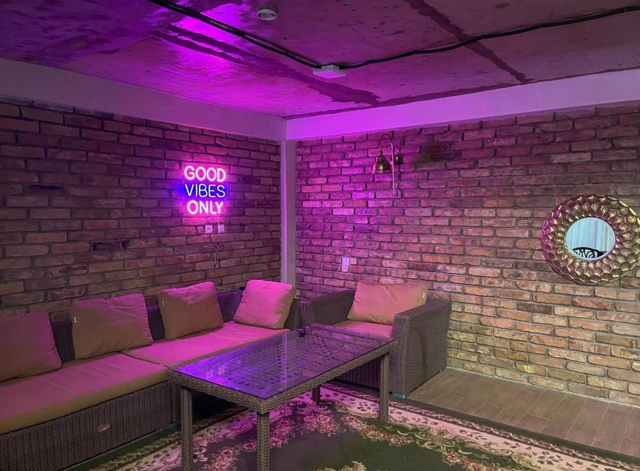 טשקנט Local Hotel מראה חיצוני תמונה